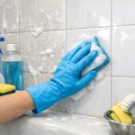 como-limpar-eficazmente-os-azulejos-da-casa-de-banho-ate.png